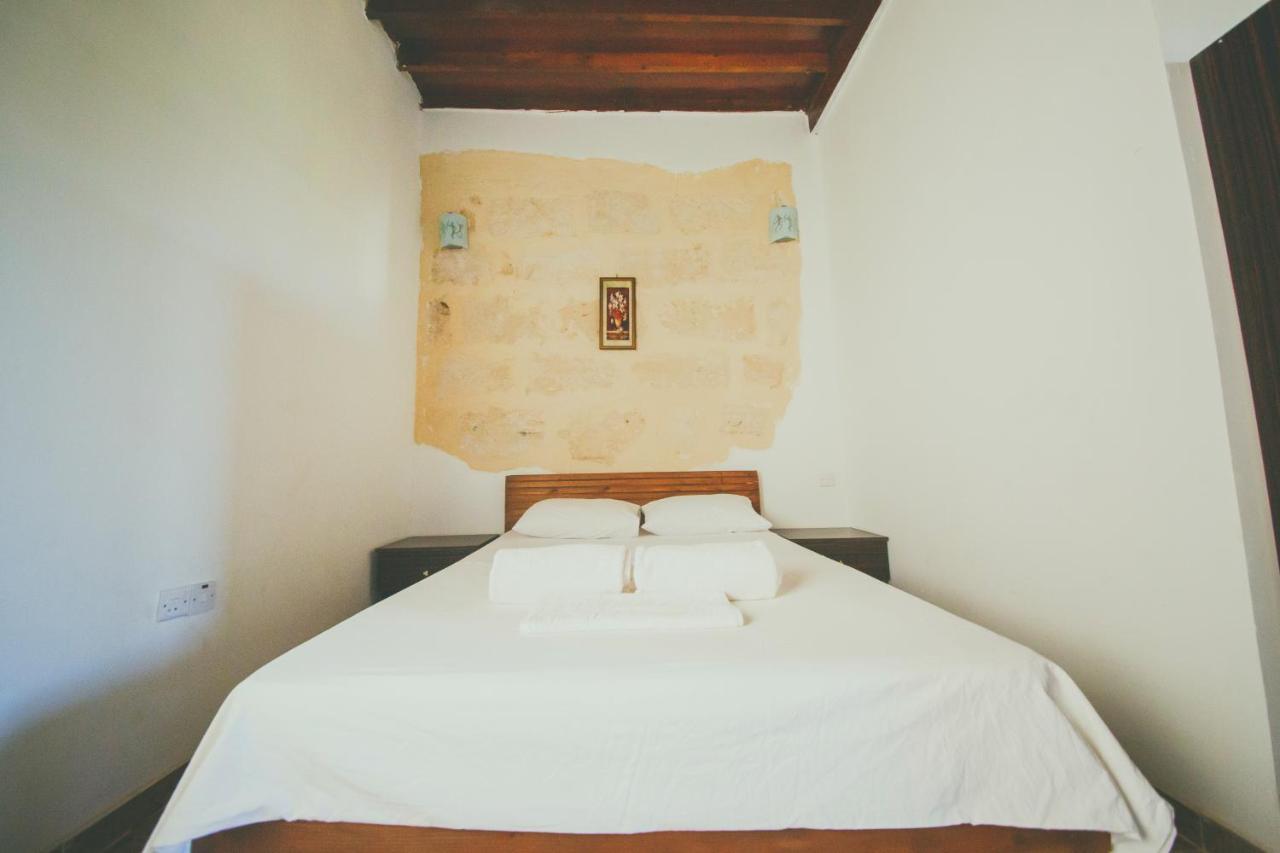 Castle Karpasia Guest House Authentic Atmosphere ! Rizokarpaso 外观 照片